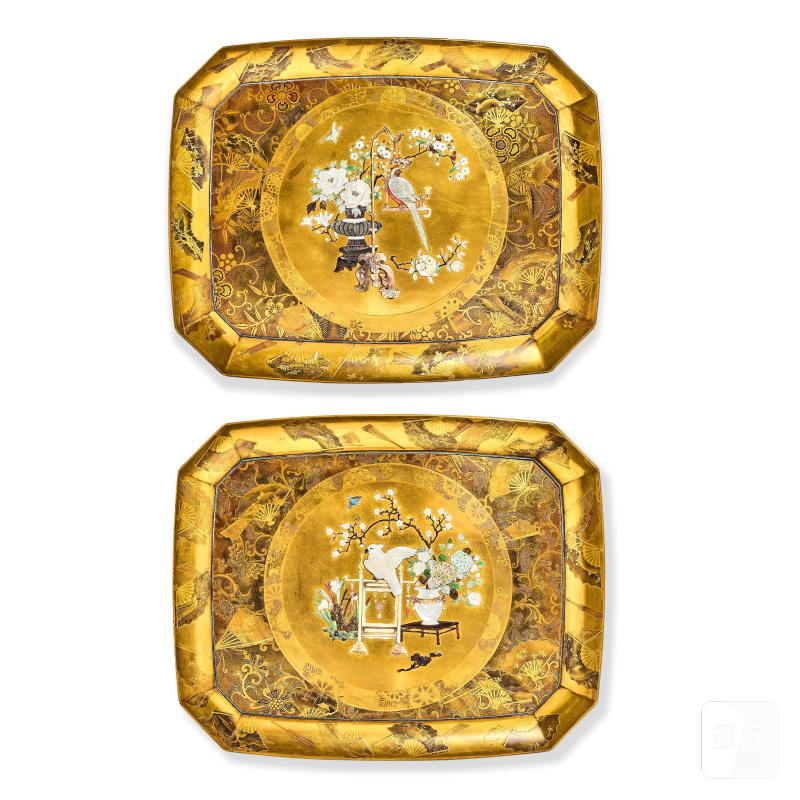 明治時代 芝山象嵌細工托盤一對 | A PAIR OF SHIBAYAMA-INLAID GOLD LACQUER TRAYS